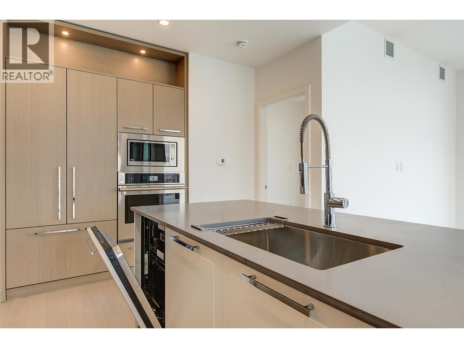 507 3409 Lakeshore Road, Kelowna