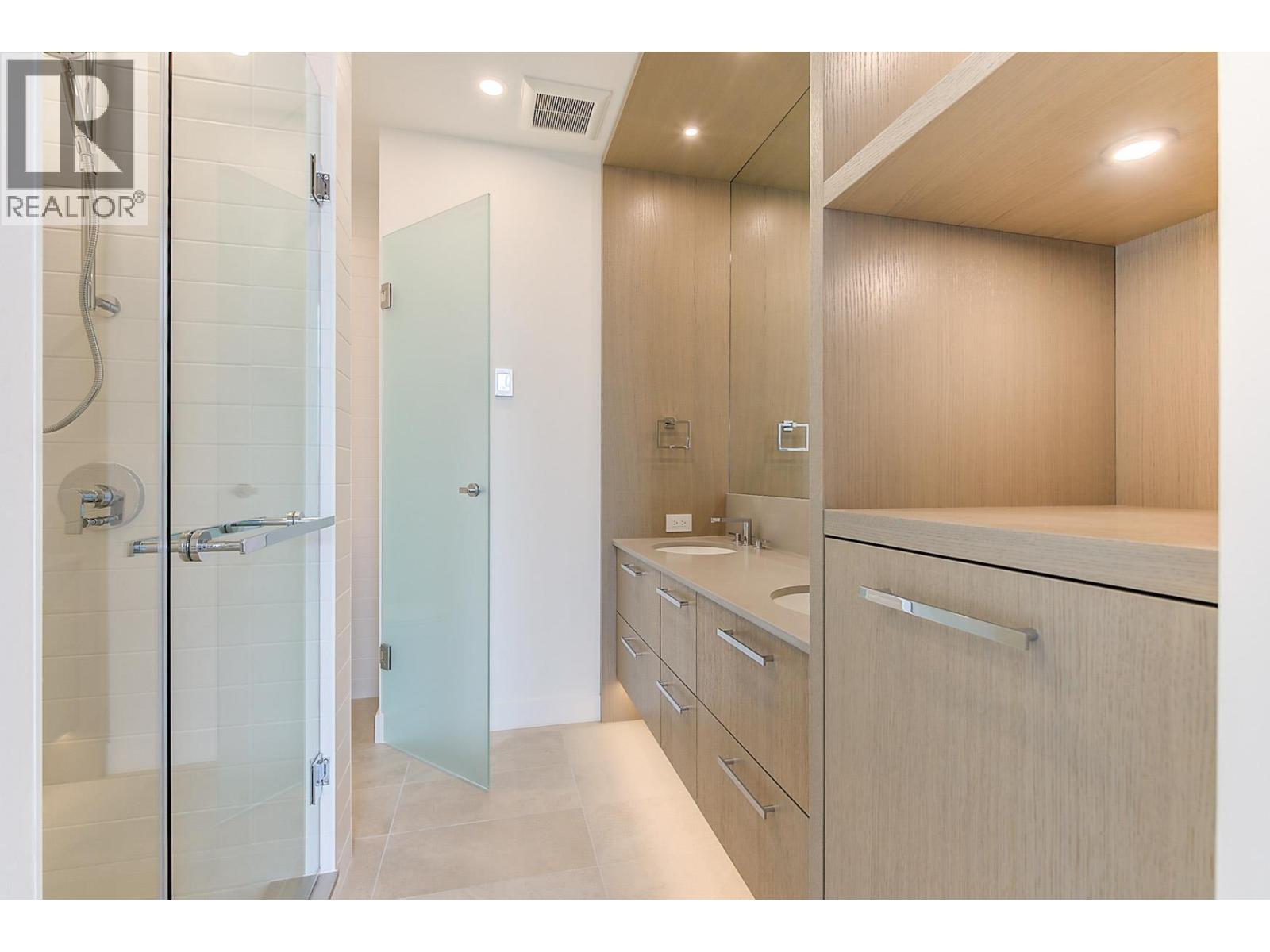 507 3409 Lakeshore Road, Kelowna