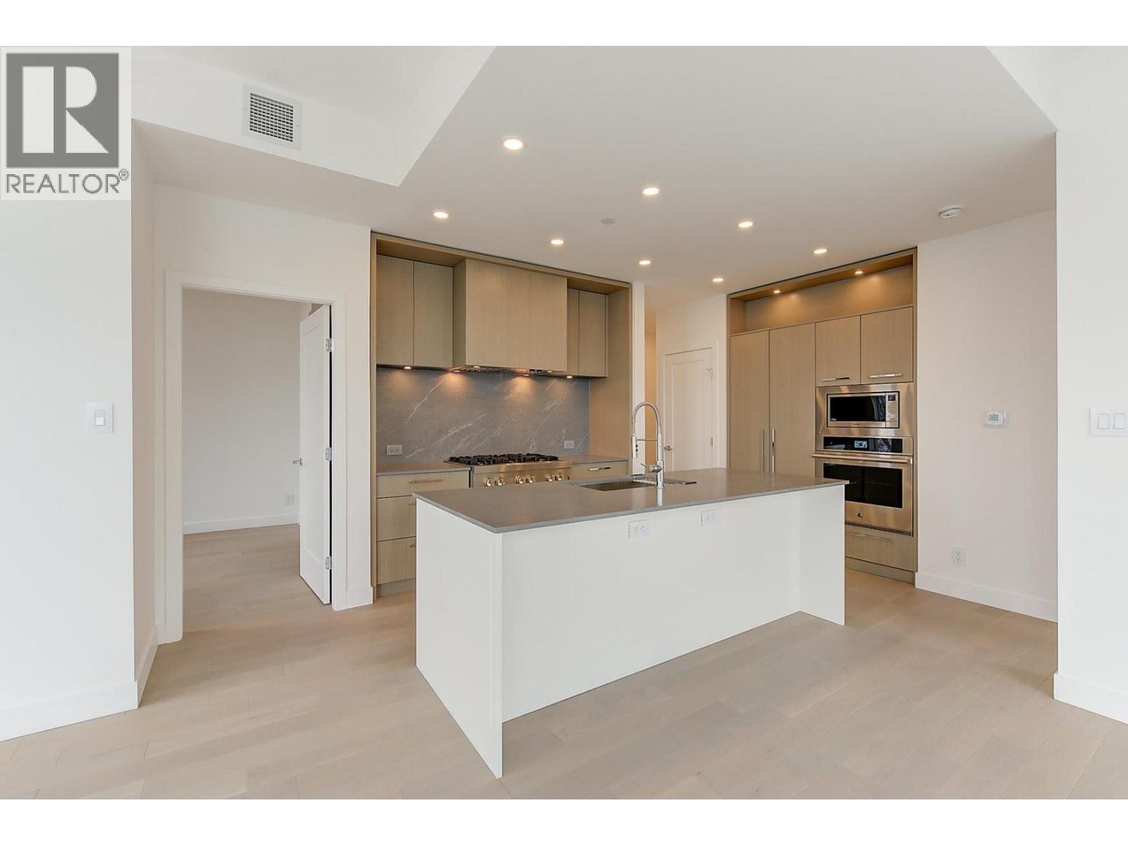 507 3409 Lakeshore Road, Kelowna