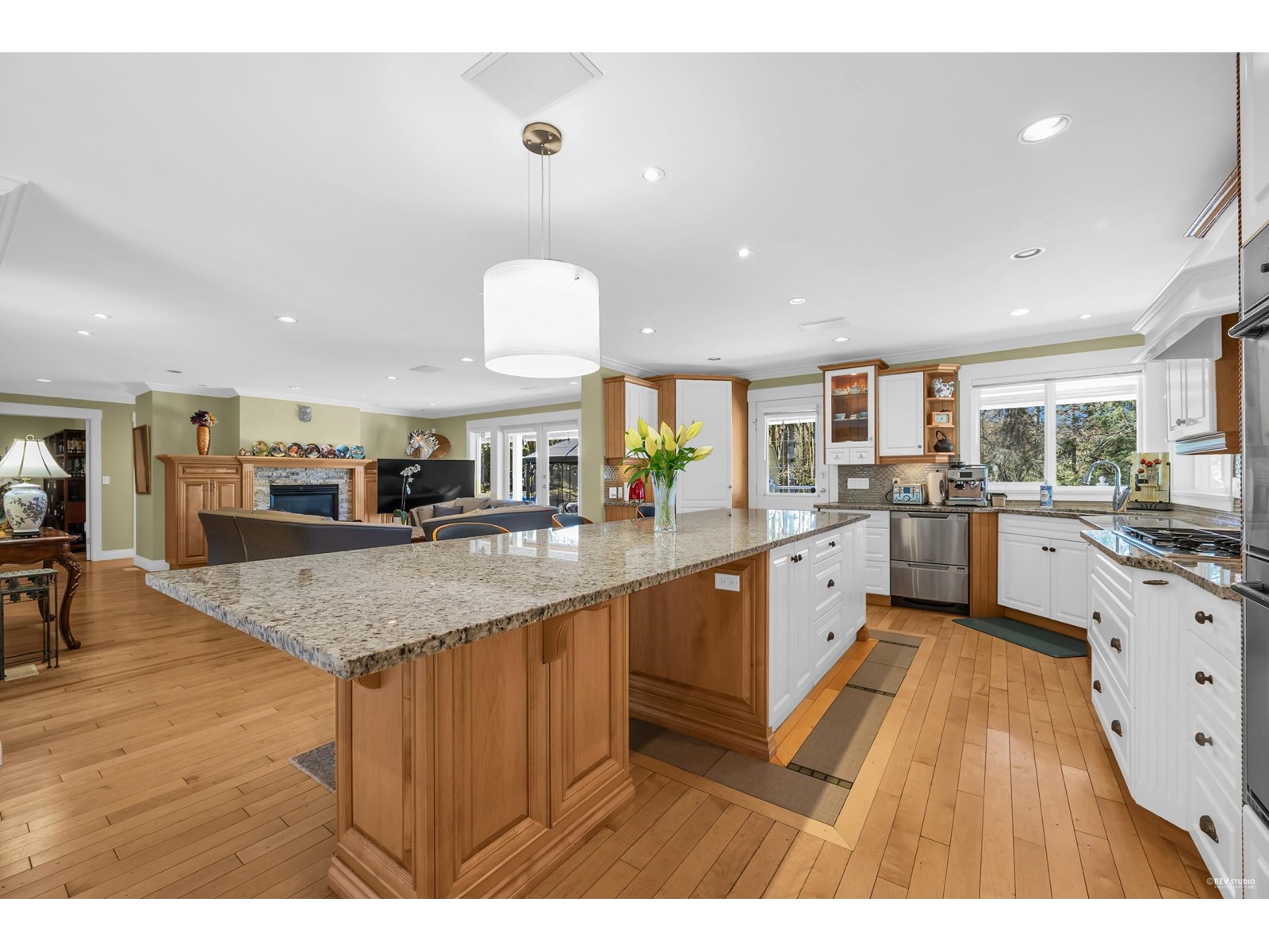Photo 13 of 17377 28 A Avenue, Surrey BC