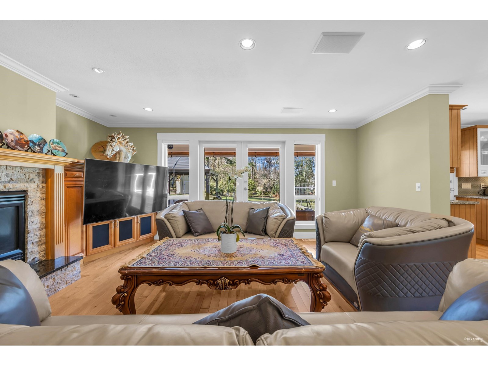 Photo 9 of 17377 28 A Avenue, Surrey BC