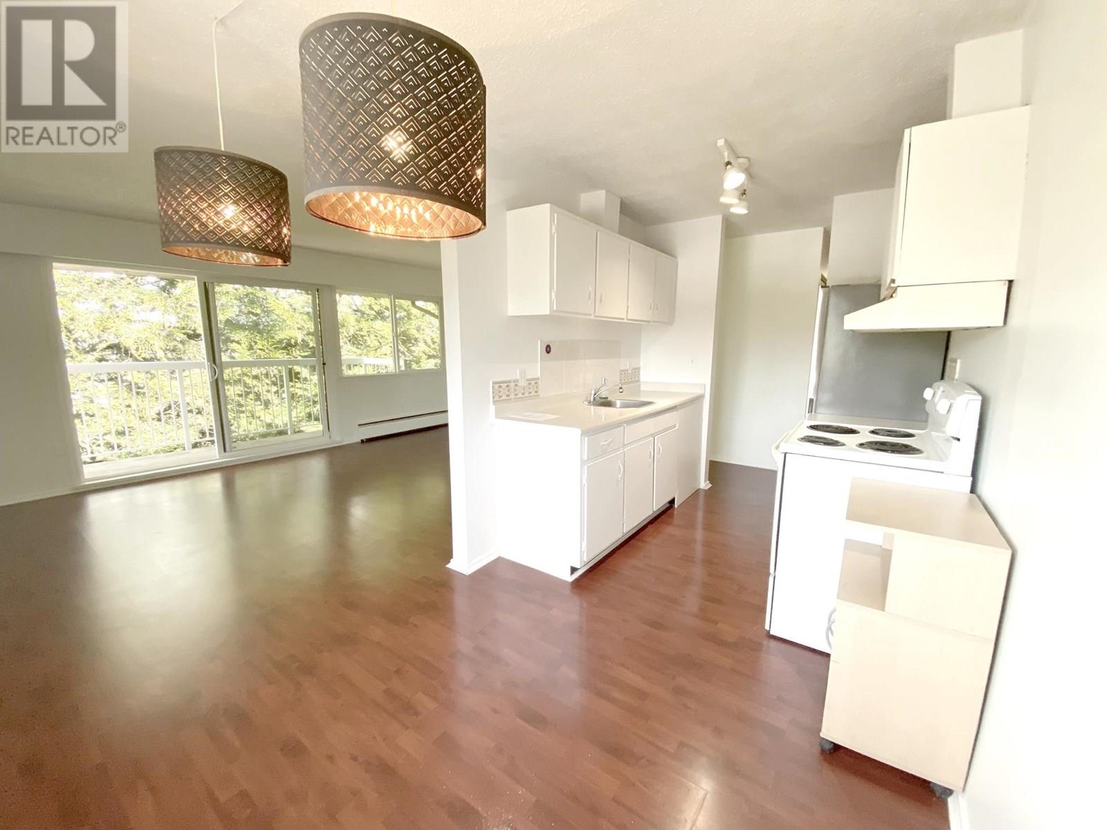 Photo 6 of 8020 Ryan Road, Richmond BC