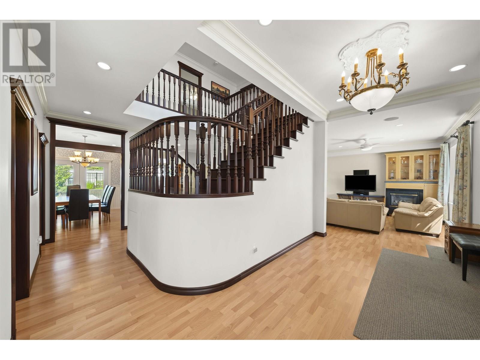 Photo 3 of 5713 Eglinton Street, Burnaby BC