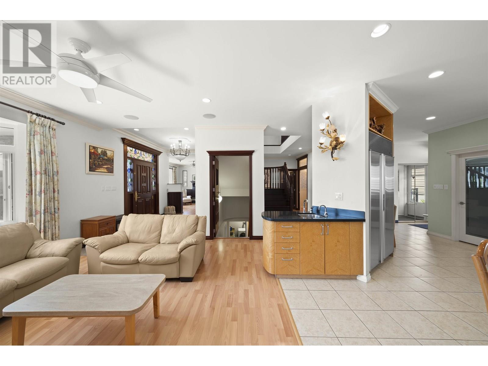 Photo 6 of 5713 Eglinton Street, Burnaby BC