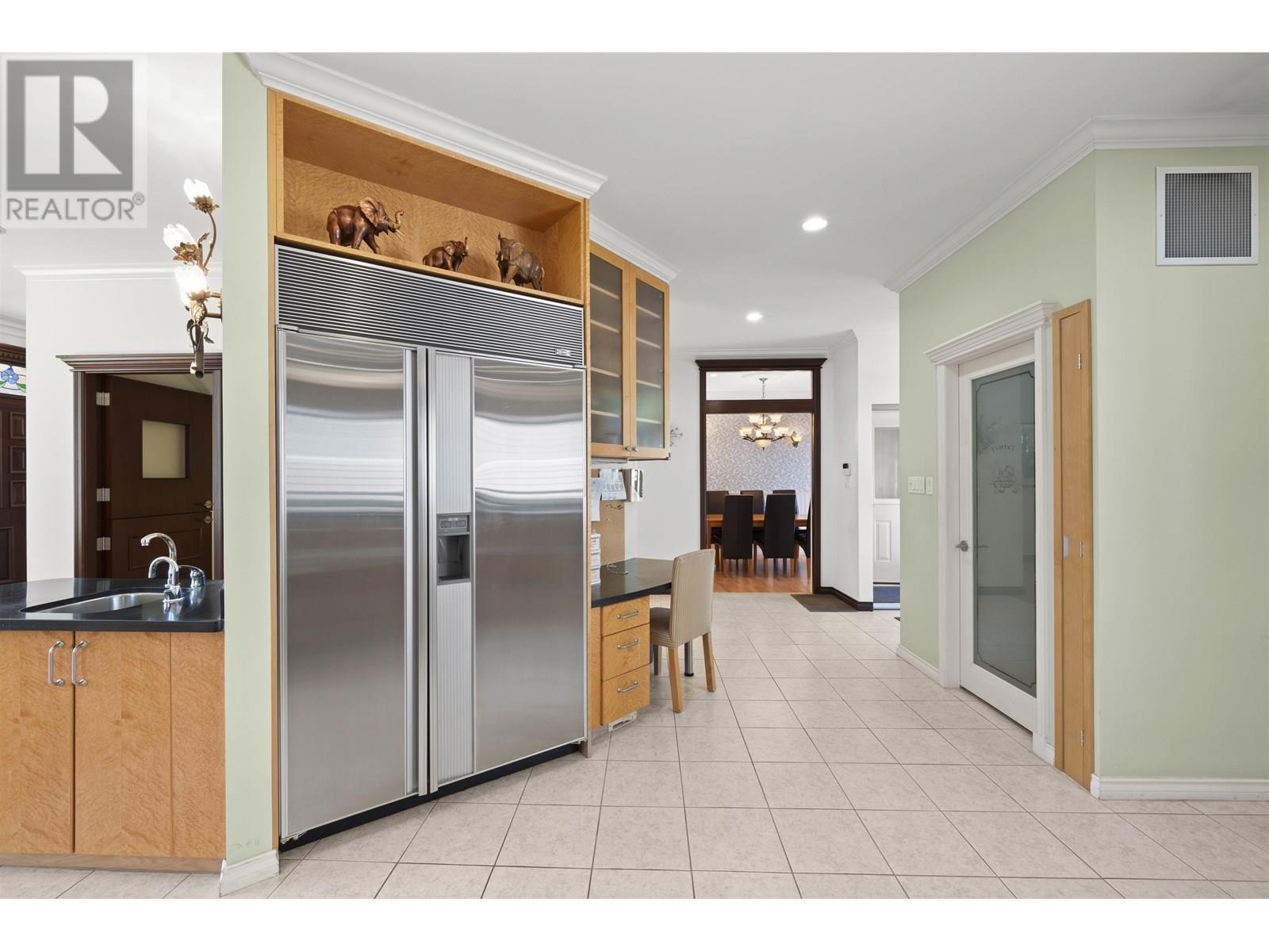 Photo 11 of 5713 Eglinton Street, Burnaby BC
