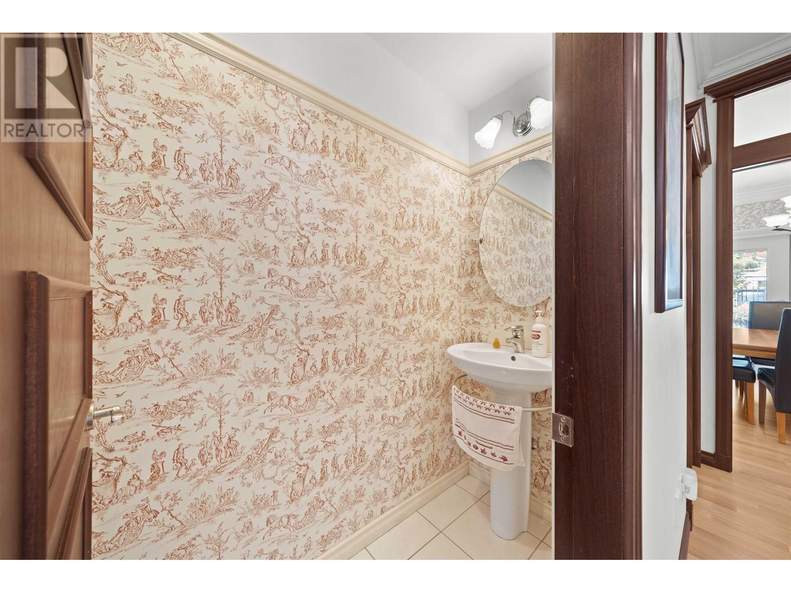 Photo 13 of 5713 Eglinton Street, Burnaby BC