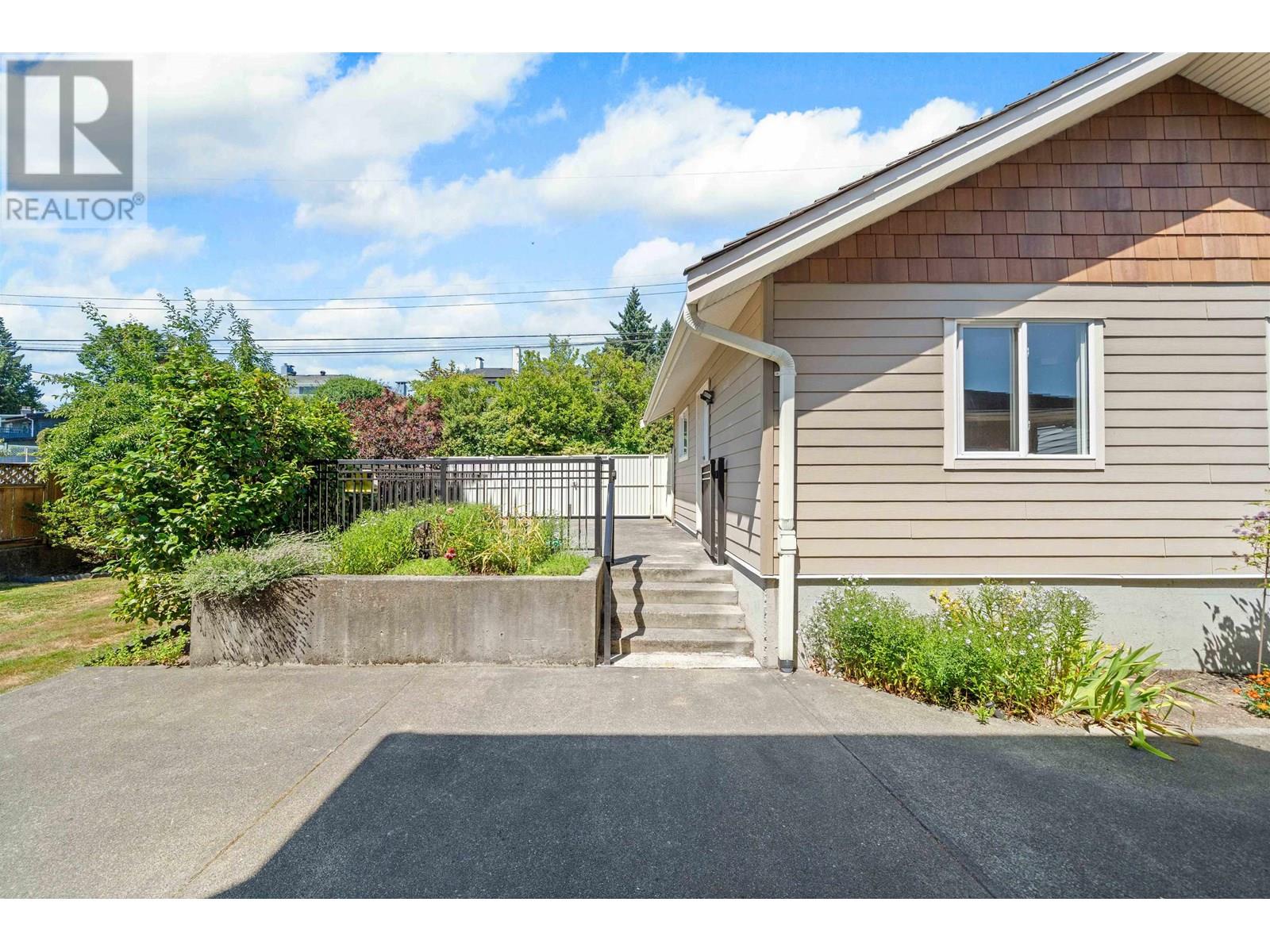 Photo 36 of 5713 Eglinton Street, Burnaby BC