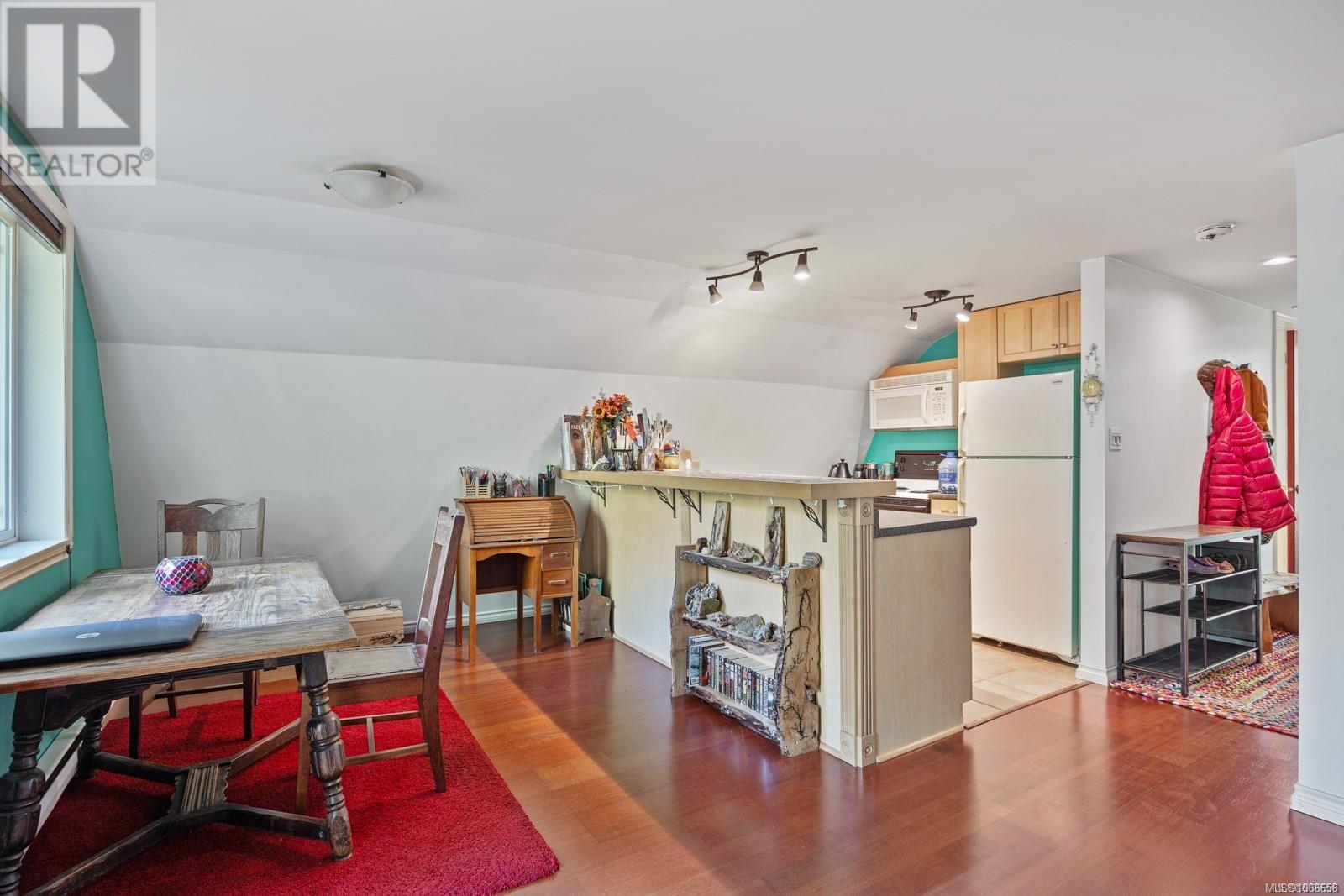 1100 Mount Rd, Hornby Island