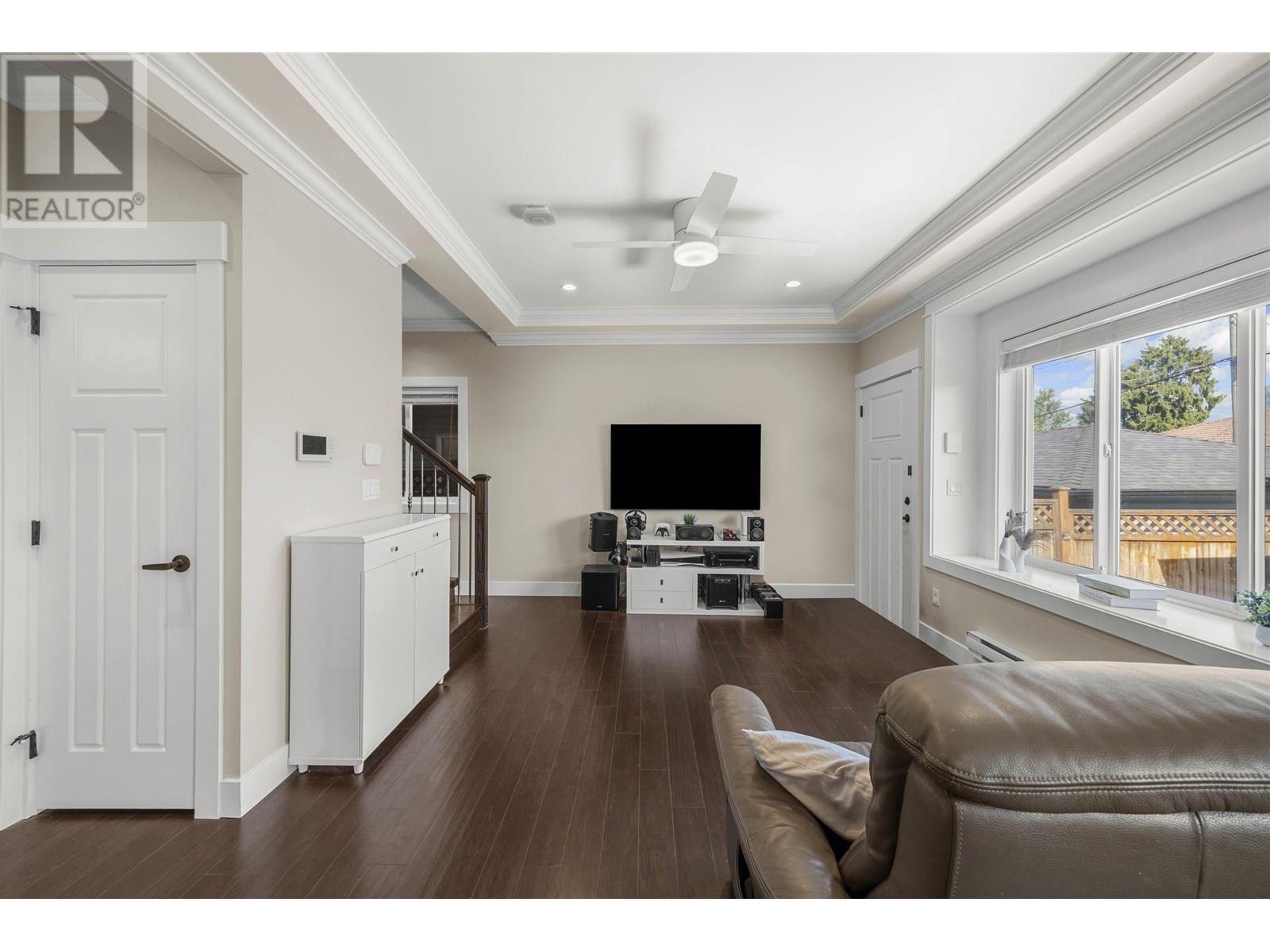 Photo 27 of 2 4685 Canada Way, Burnaby BC