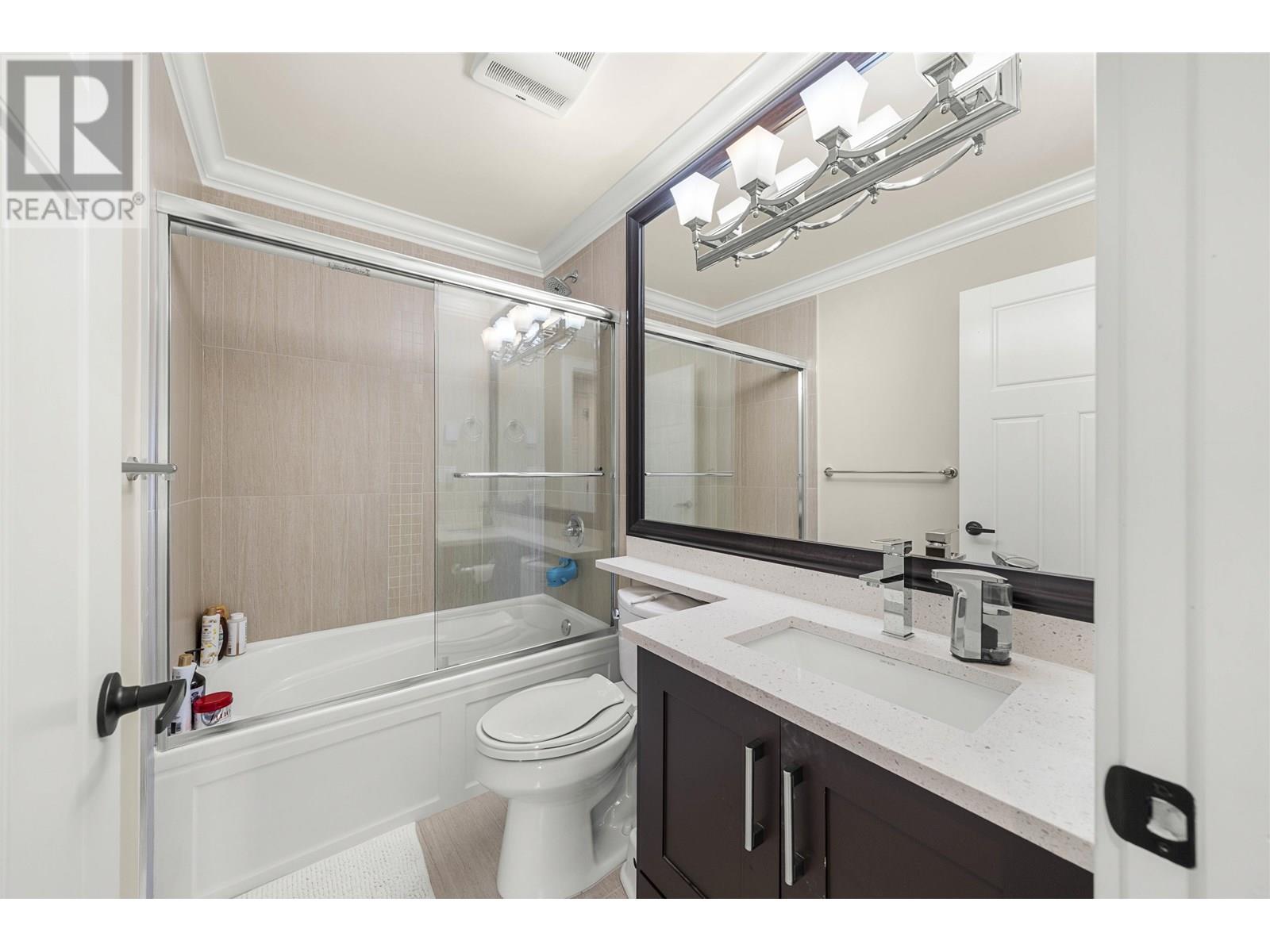 Photo 18 of 2 4685 Canada Way, Burnaby BC