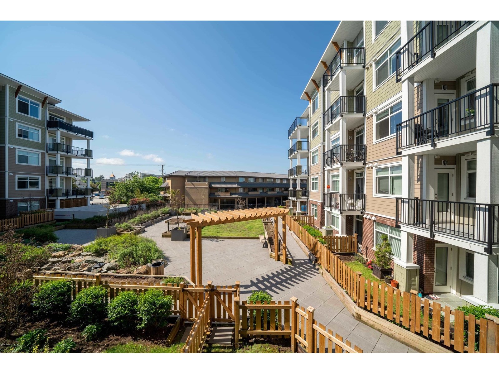 Photo 1 of 206 20686 Eastleigh Crescent, Langley BC