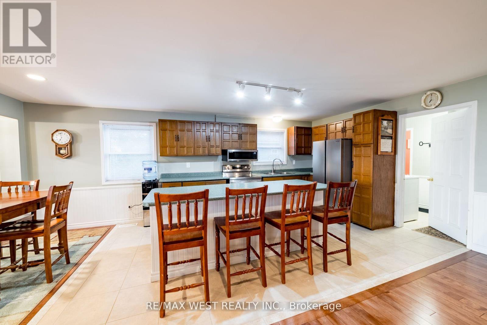Photo 10 of 1668 Lakeshore Drive, Ramara ON
