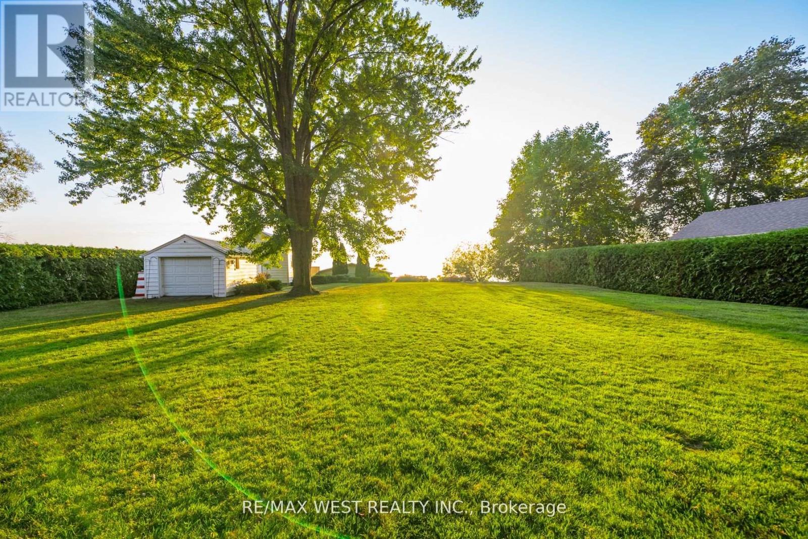 Photo 17 of 1668 Lakeshore Drive, Ramara ON