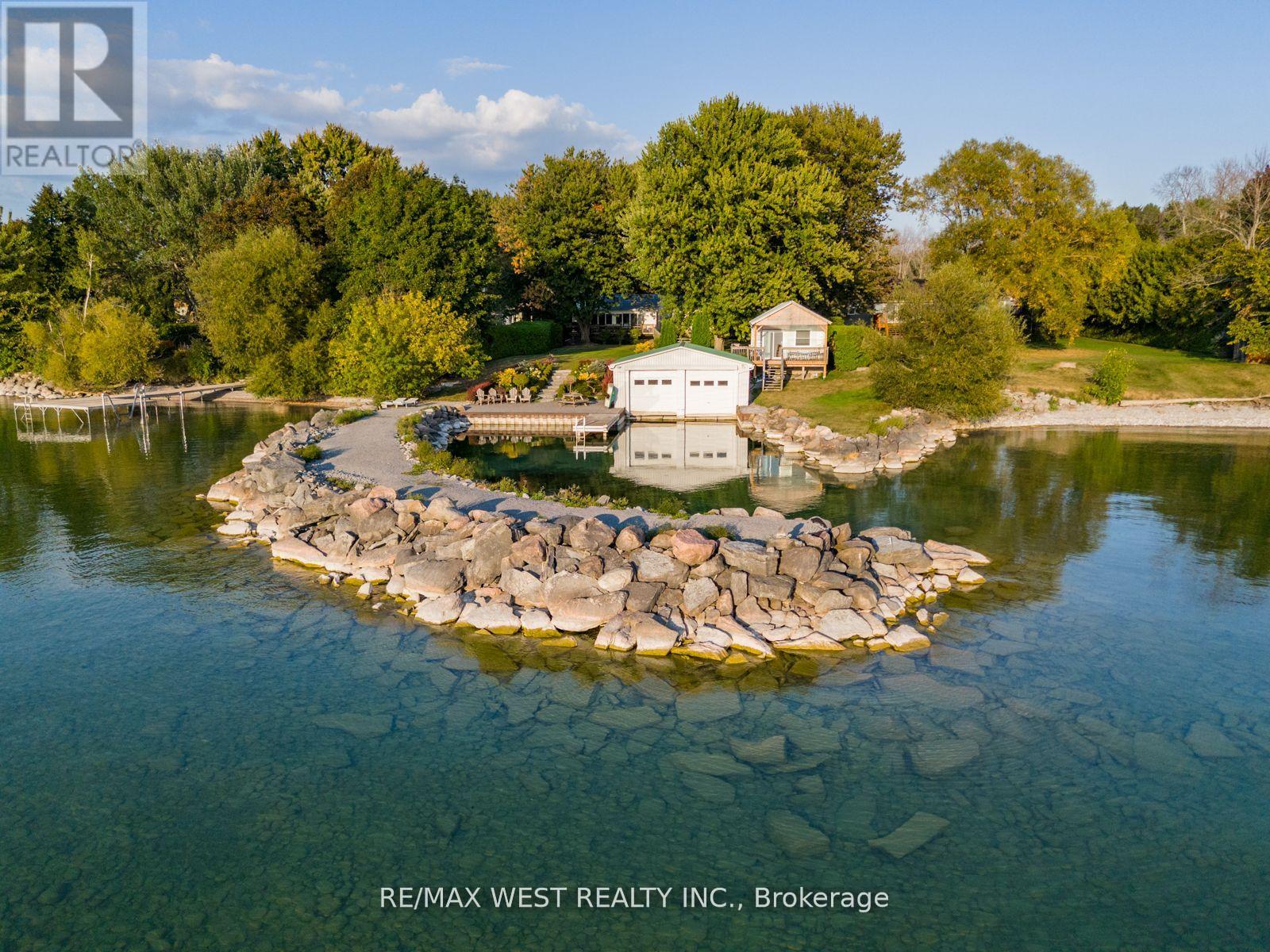 Photo 4 of 1668 Lakeshore Drive, Ramara ON
