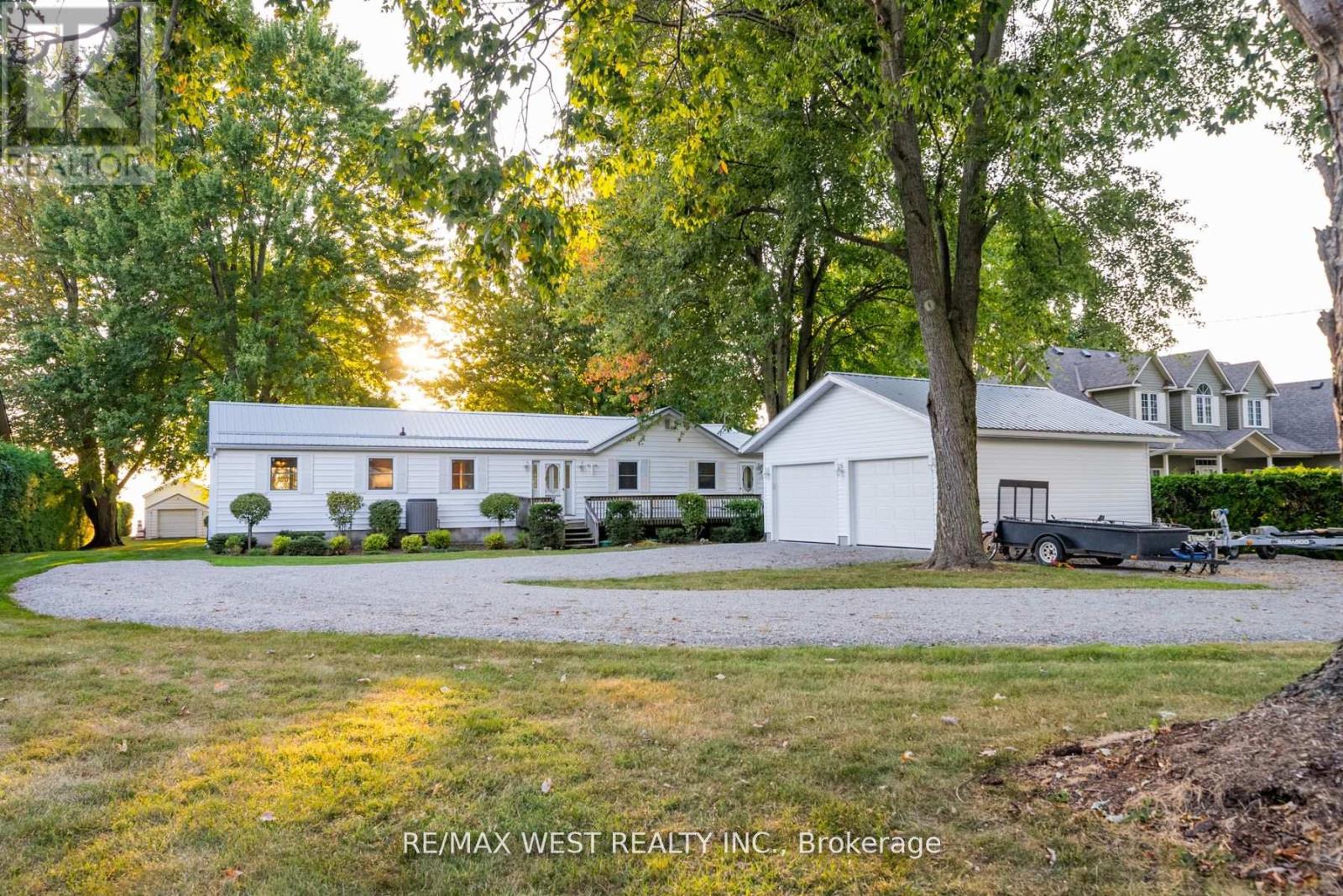 Photo 5 of 1668 Lakeshore Drive, Ramara ON