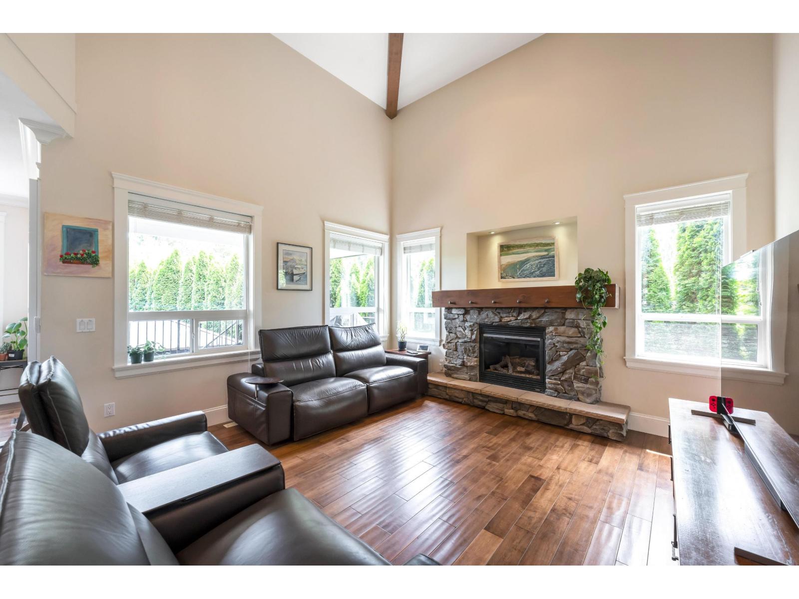 Photo 10 of 20472 98 A Avenue, Langley BC