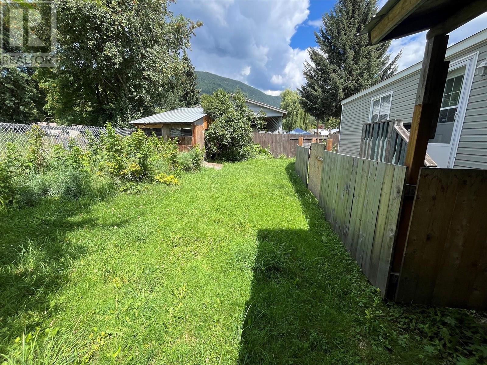 Photo 2 of 310 Humbert Street Unit 39, Revelstoke BC