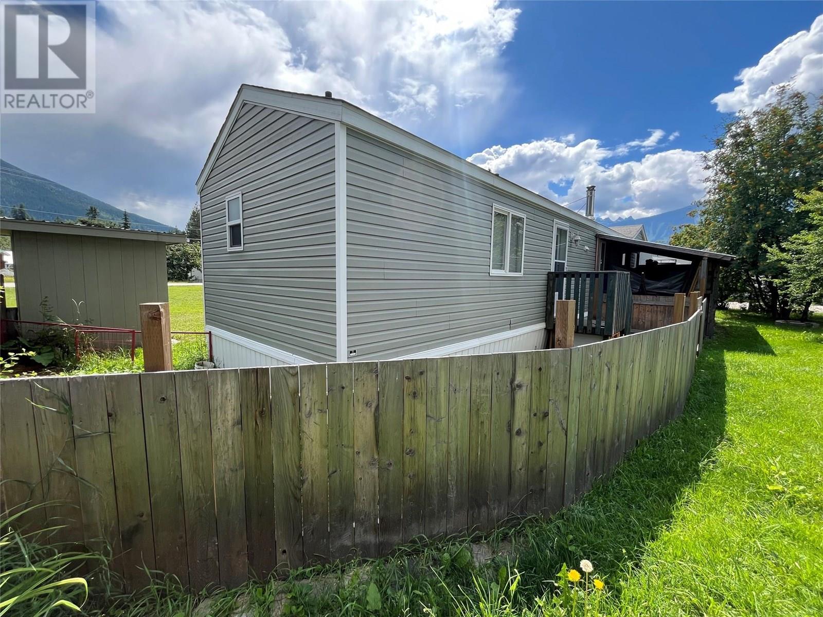 Photo 10 of 310 Humbert Street Unit 39, Revelstoke BC
