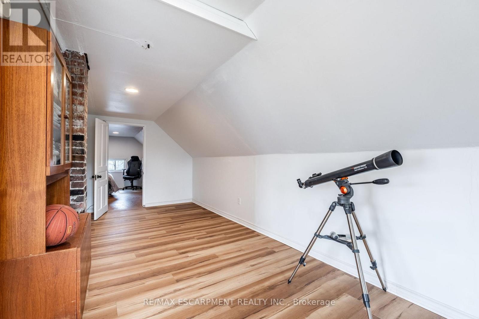 Photo 19 of 144 Dufferin Street E, St Catharines ON