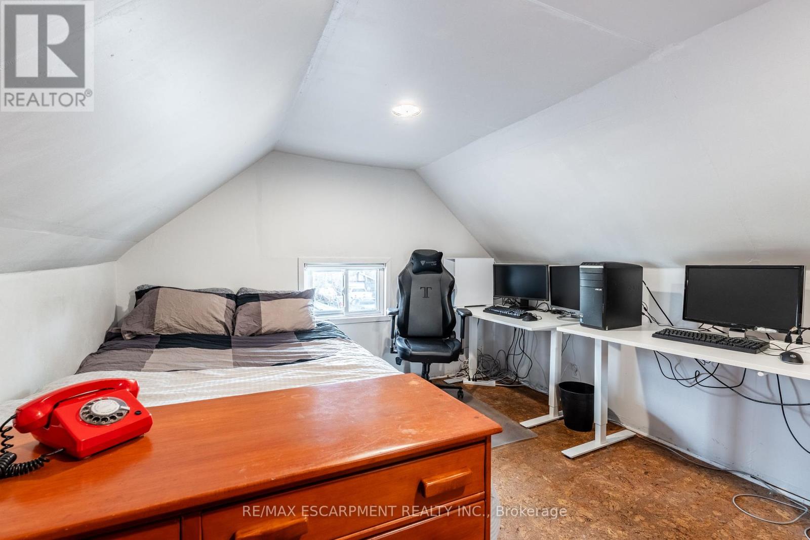 Photo 22 of 144 Dufferin Street E, St Catharines ON