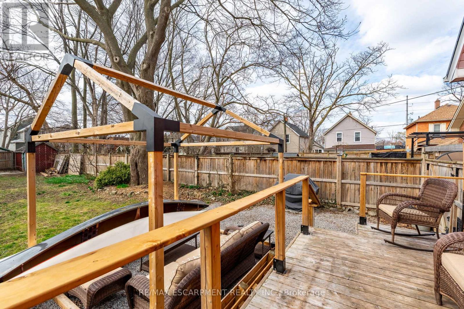 Photo 25 of 144 Dufferin Street E, St Catharines ON