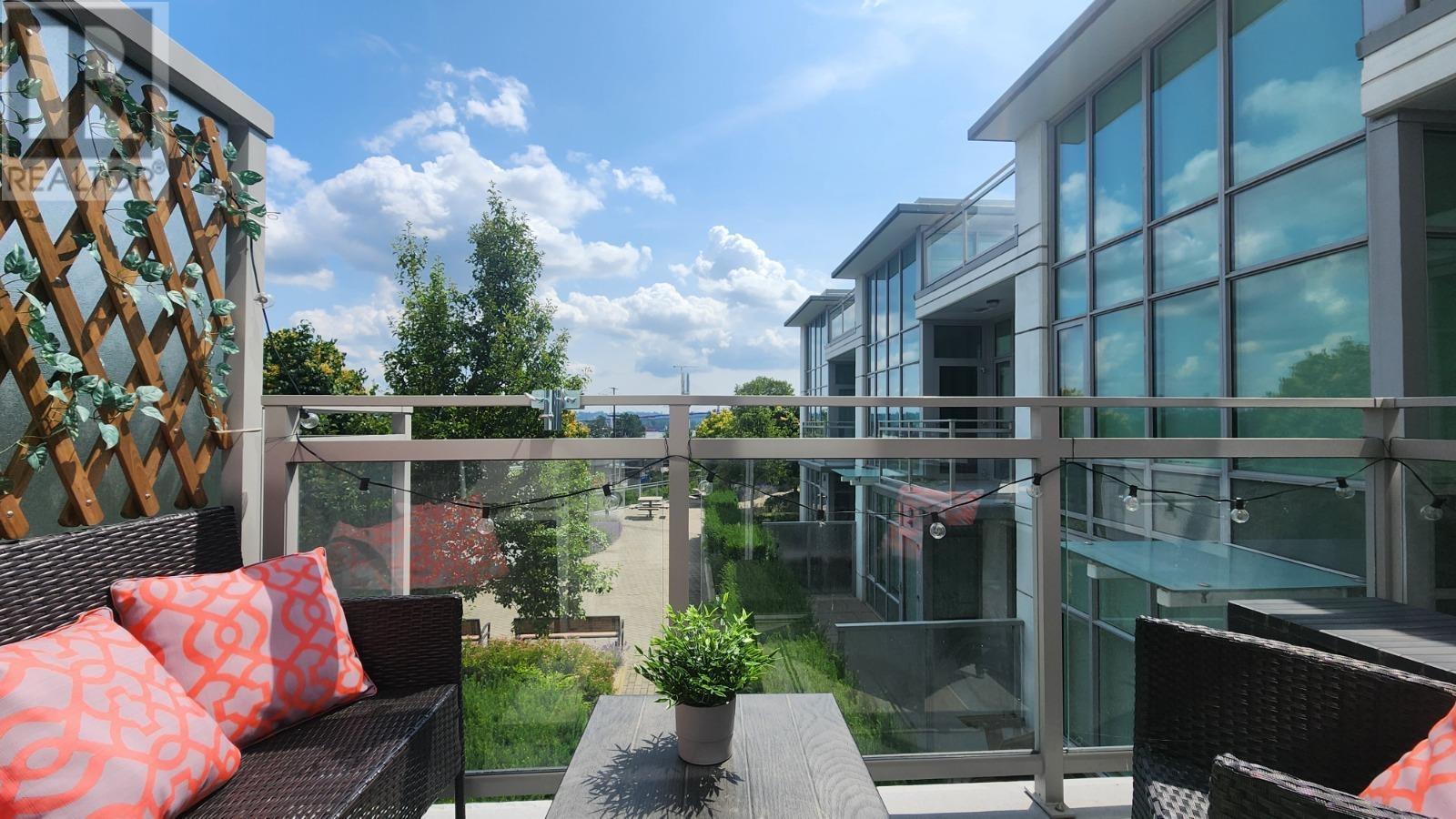 Photo 3 of 208 200 Nelsons Crescent, New Westminster BC