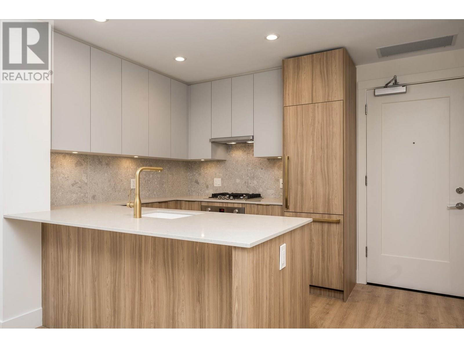 Photo 10 of 402 2325 Emery Court, North Vancouver BC