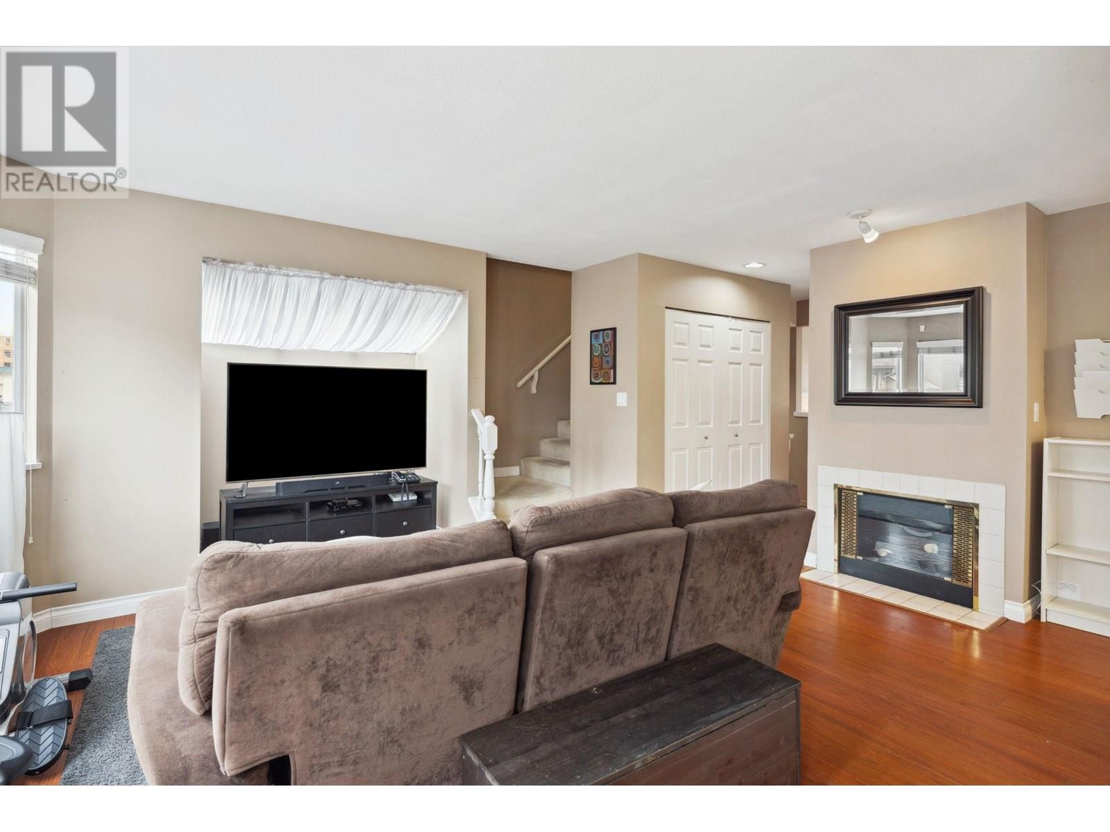Photo 8 of 62 5380 Smith Drive, Richmond BC