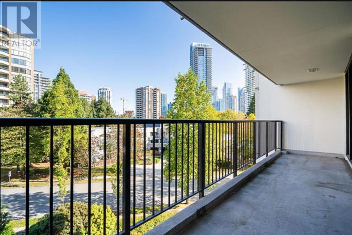 Photo 5 of 503 6455 Willingdon Avenue, Burnaby BC