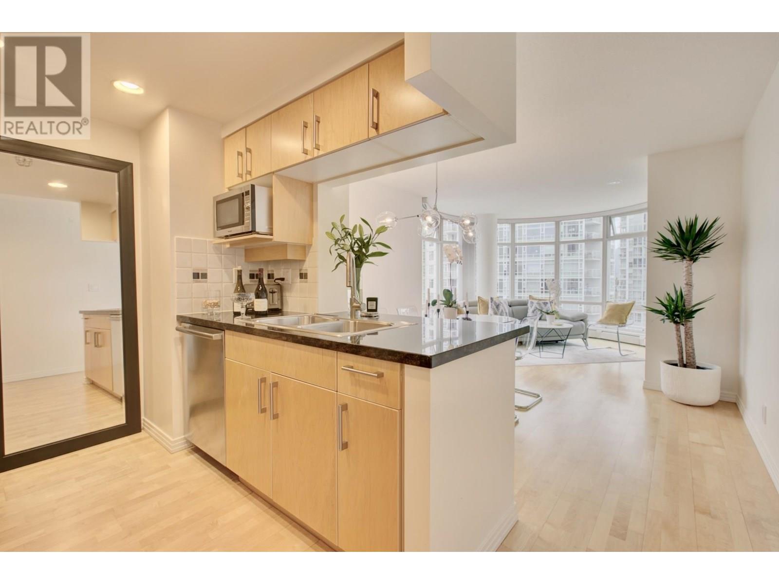 Photo 10 of 1205 1199 Marinaside Crescent, Vancouver BC