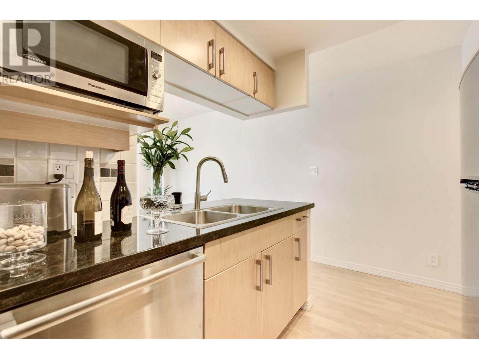 Photo 14 of 1205 1199 Marinaside Crescent, Vancouver BC