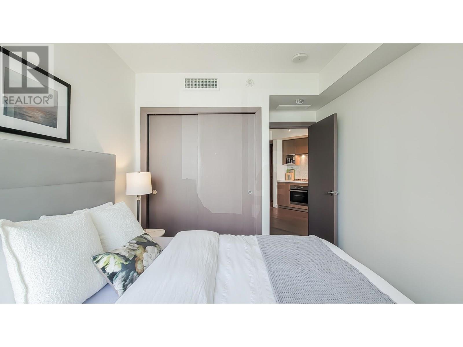 Photo 11 of 1220 68 Smithe Street, Vancouver BC