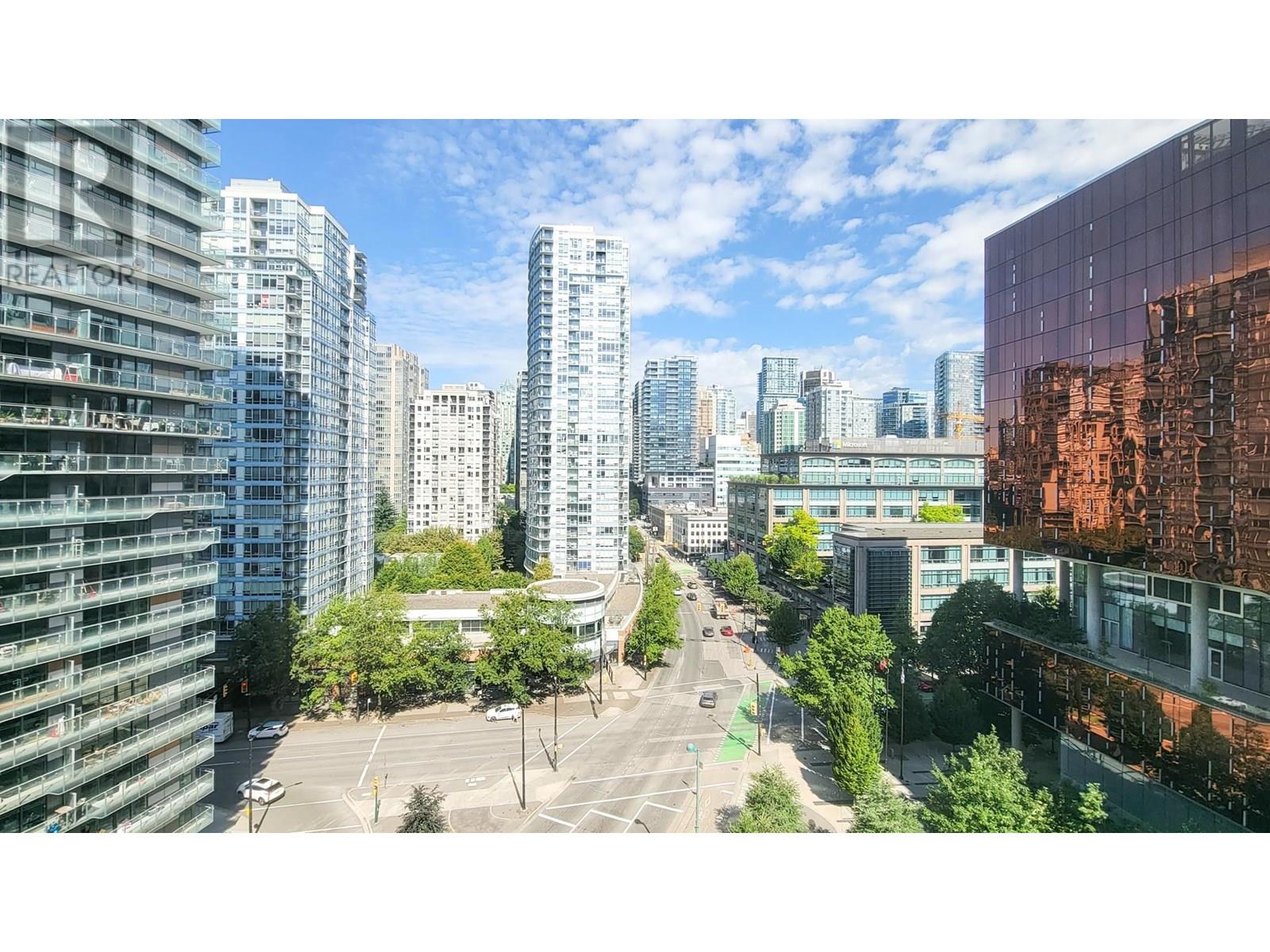 Photo 6 of 1220 68 Smithe Street, Vancouver BC