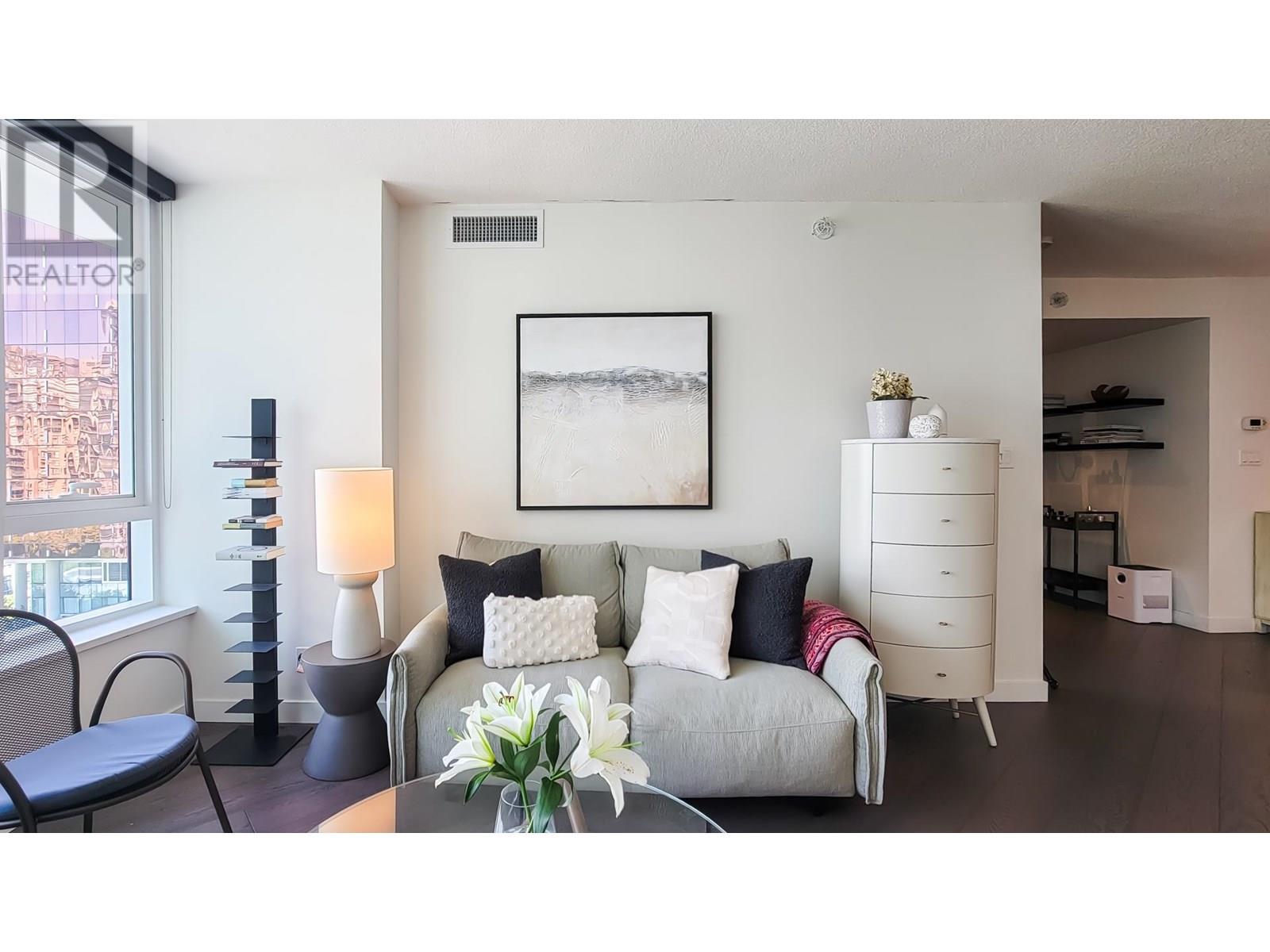 Photo 8 of 1220 68 Smithe Street, Vancouver BC