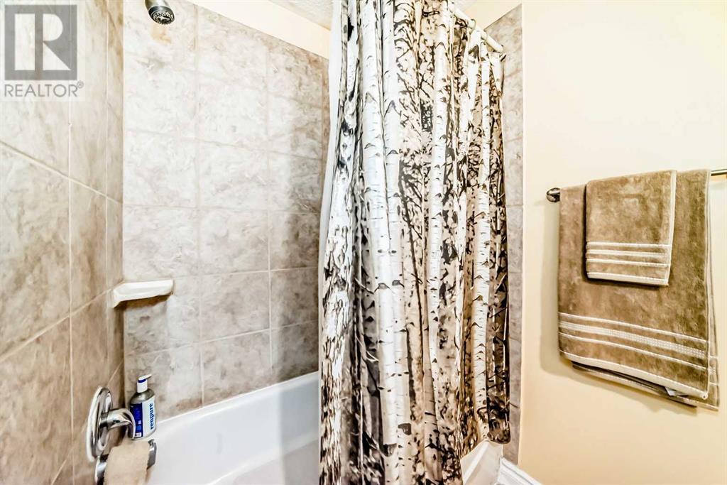 Single Family House for Sale in   Street NE Temple Calgary 