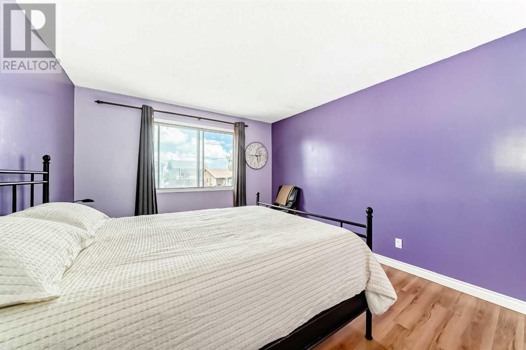 Single Family House for Sale in   Street NE Temple Calgary 