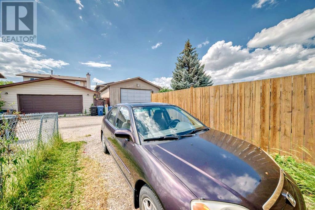 Single Family House for Sale in   Street NE Temple Calgary 