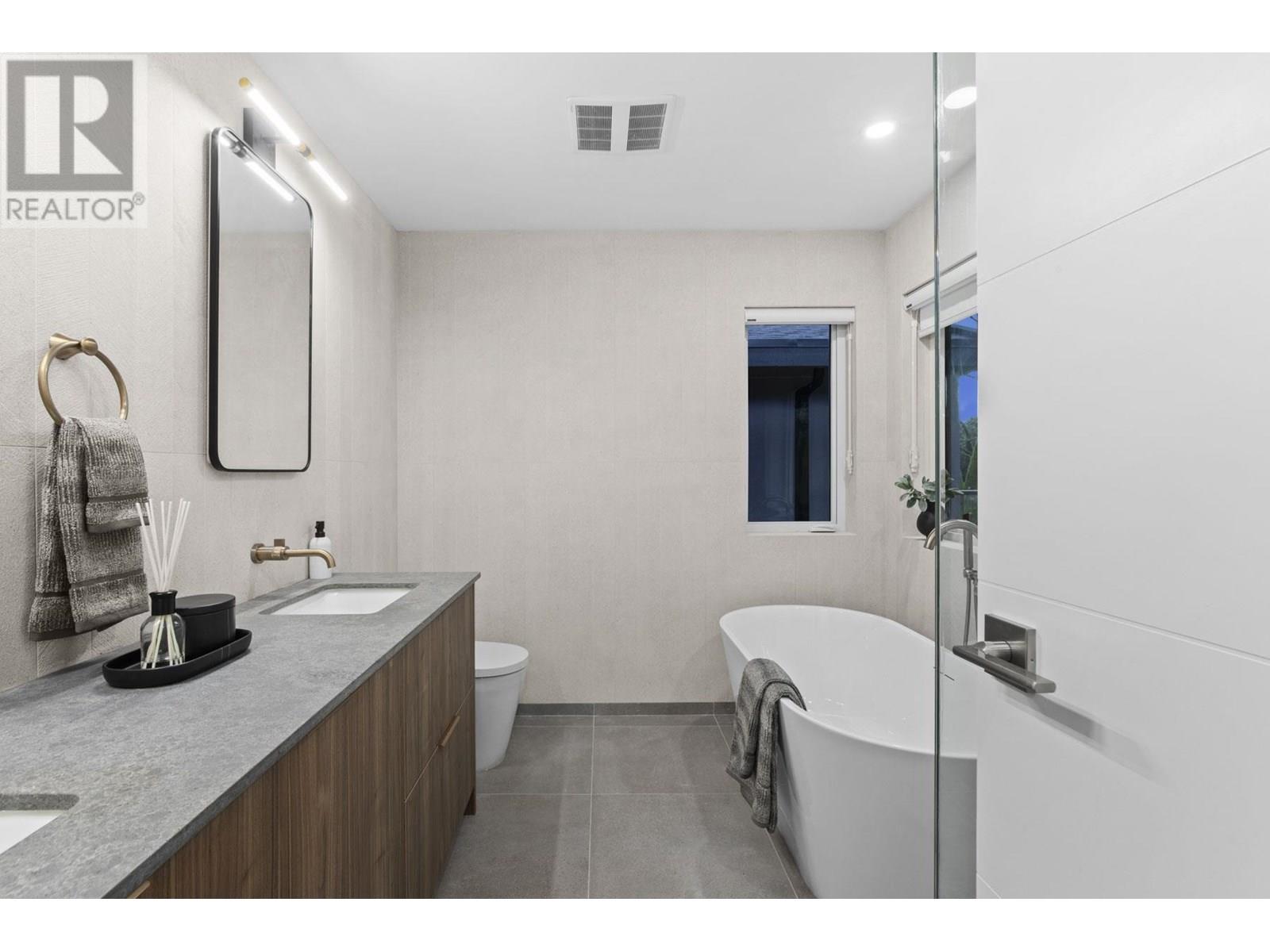 3073 FROMME ROAD, North Vancouver