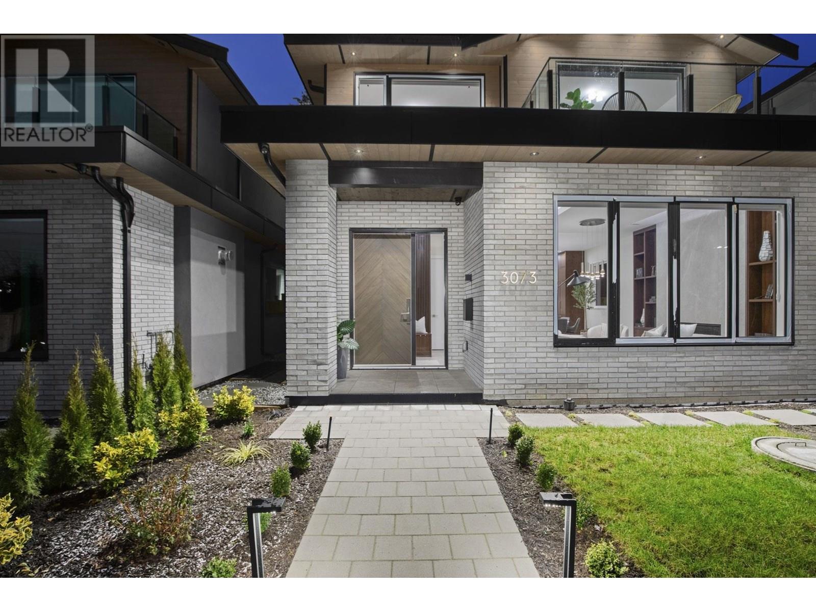 3073 FROMME ROAD, North Vancouver