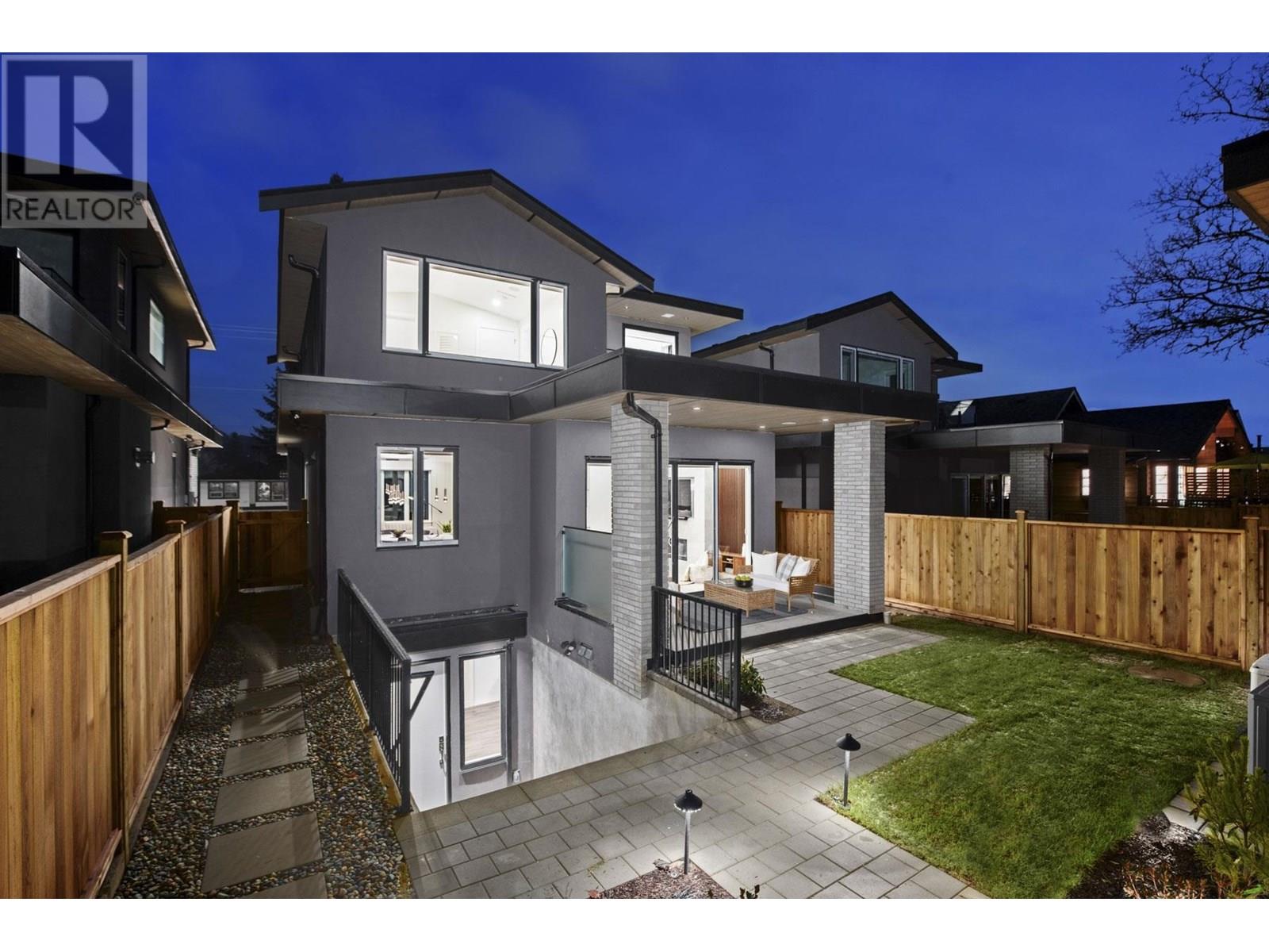 3073 FROMME ROAD, North Vancouver