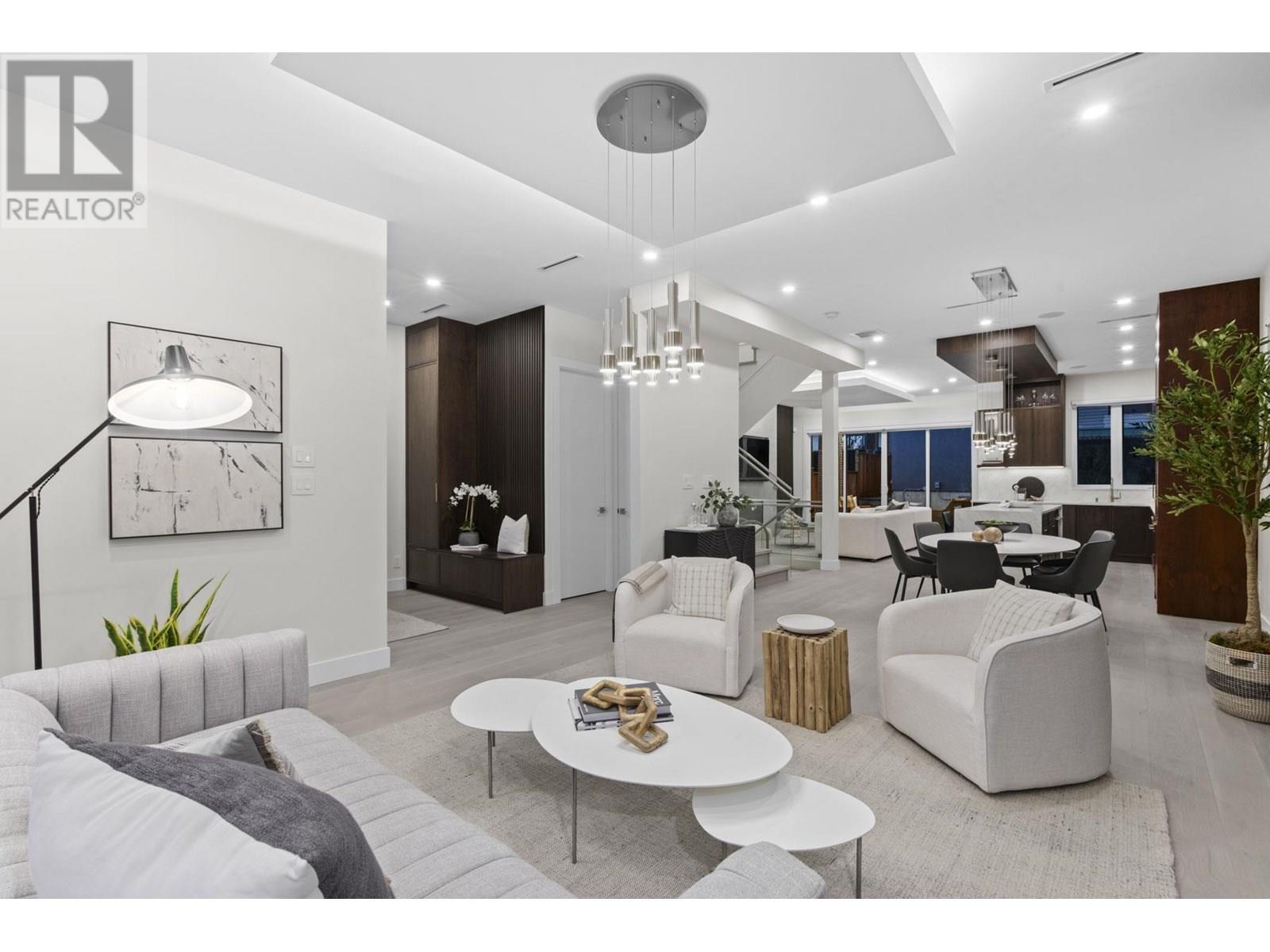 3073 FROMME ROAD, North Vancouver