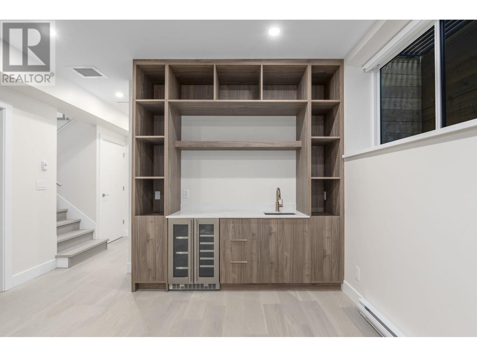 3071 FROMME ROAD, North Vancouver