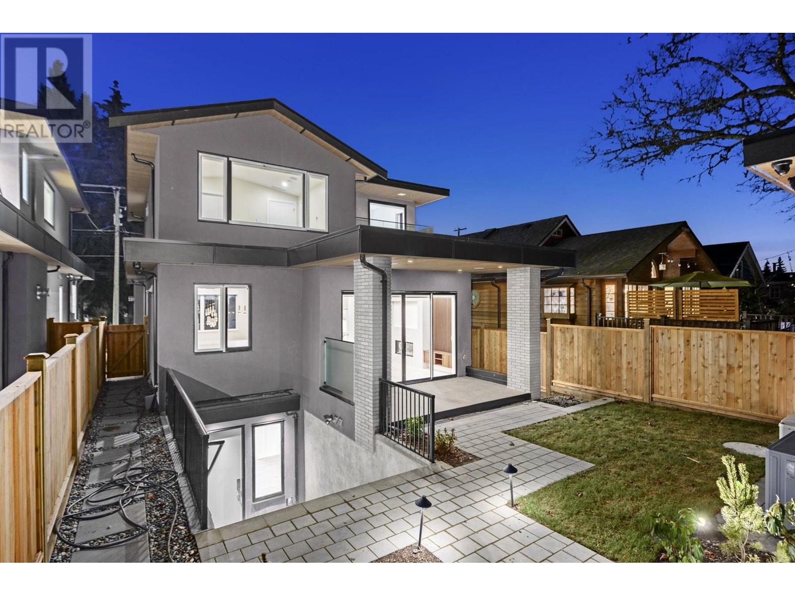 3071 FROMME ROAD, North Vancouver