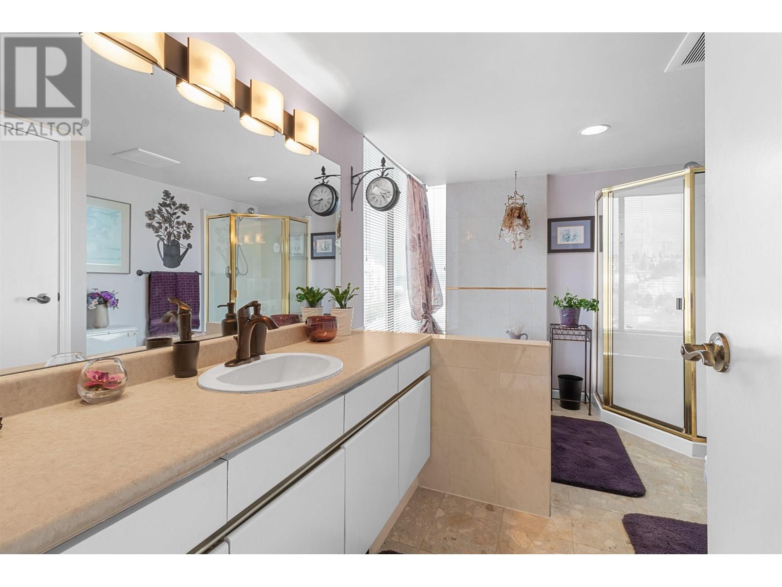 Photo 3 of 1101 8 Laguna Court, New Westminster BC