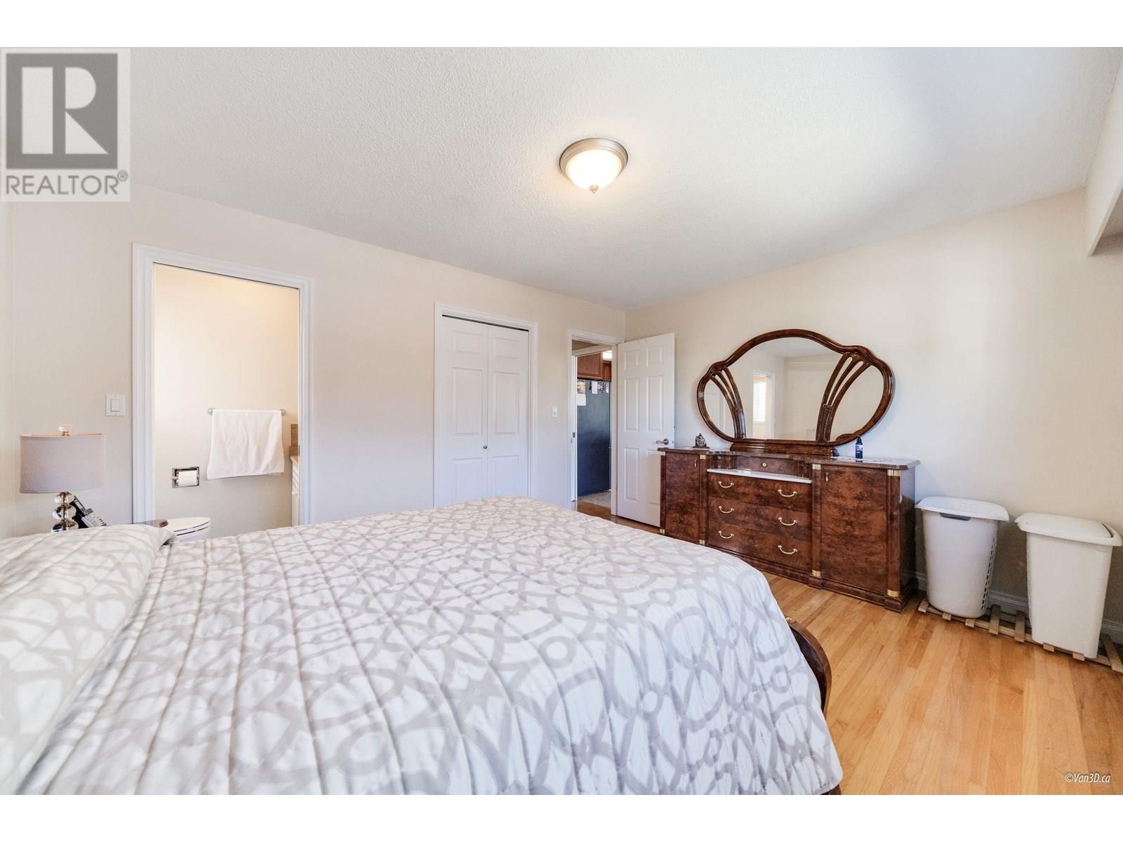 Photo 5 of 4524 Pender Street, Burnaby BC