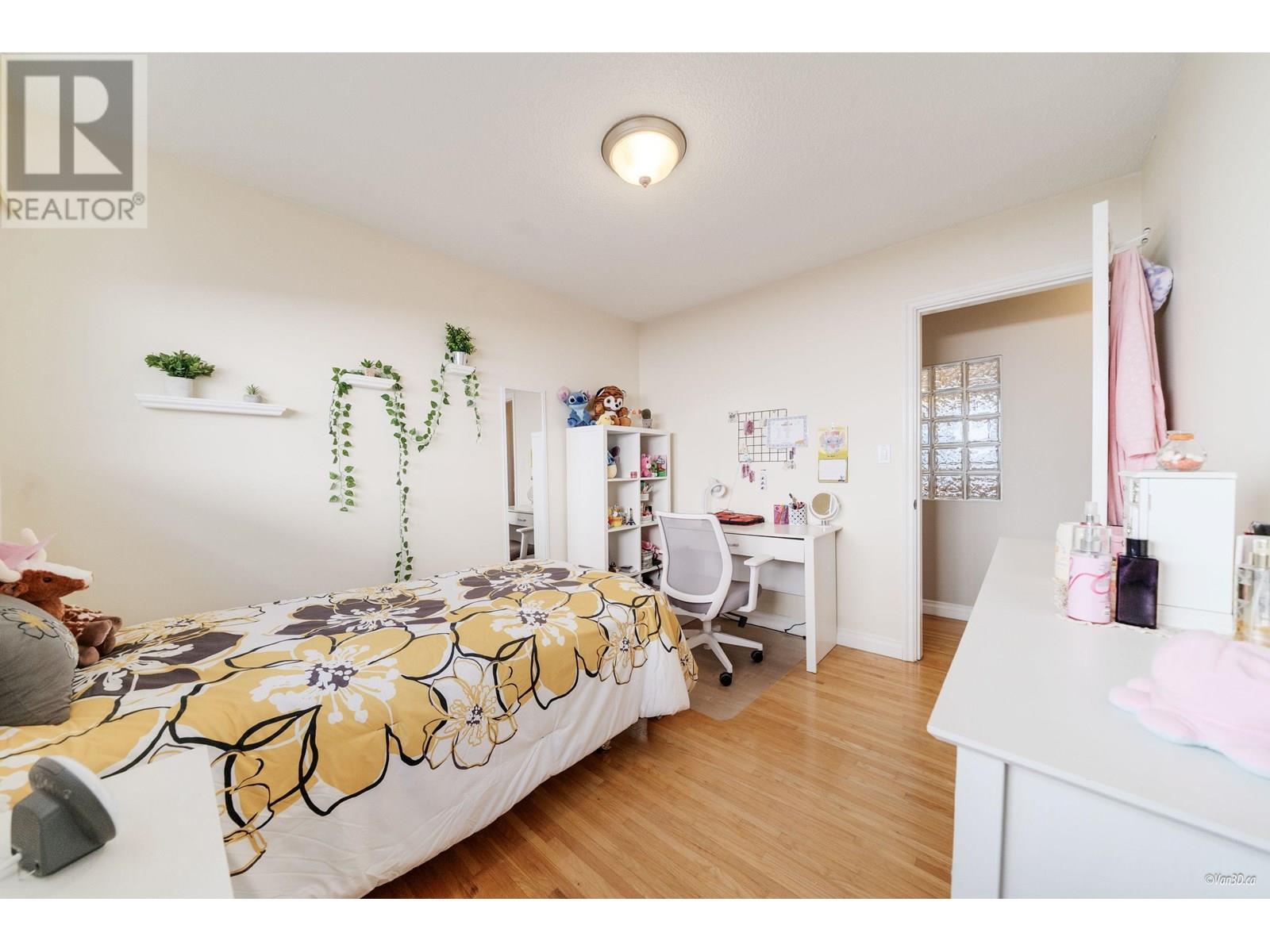 Photo 33 of 4524 Pender Street, Burnaby BC