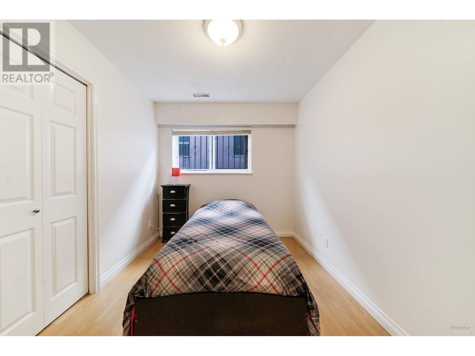 Photo 6 of 4524 Pender Street, Burnaby BC