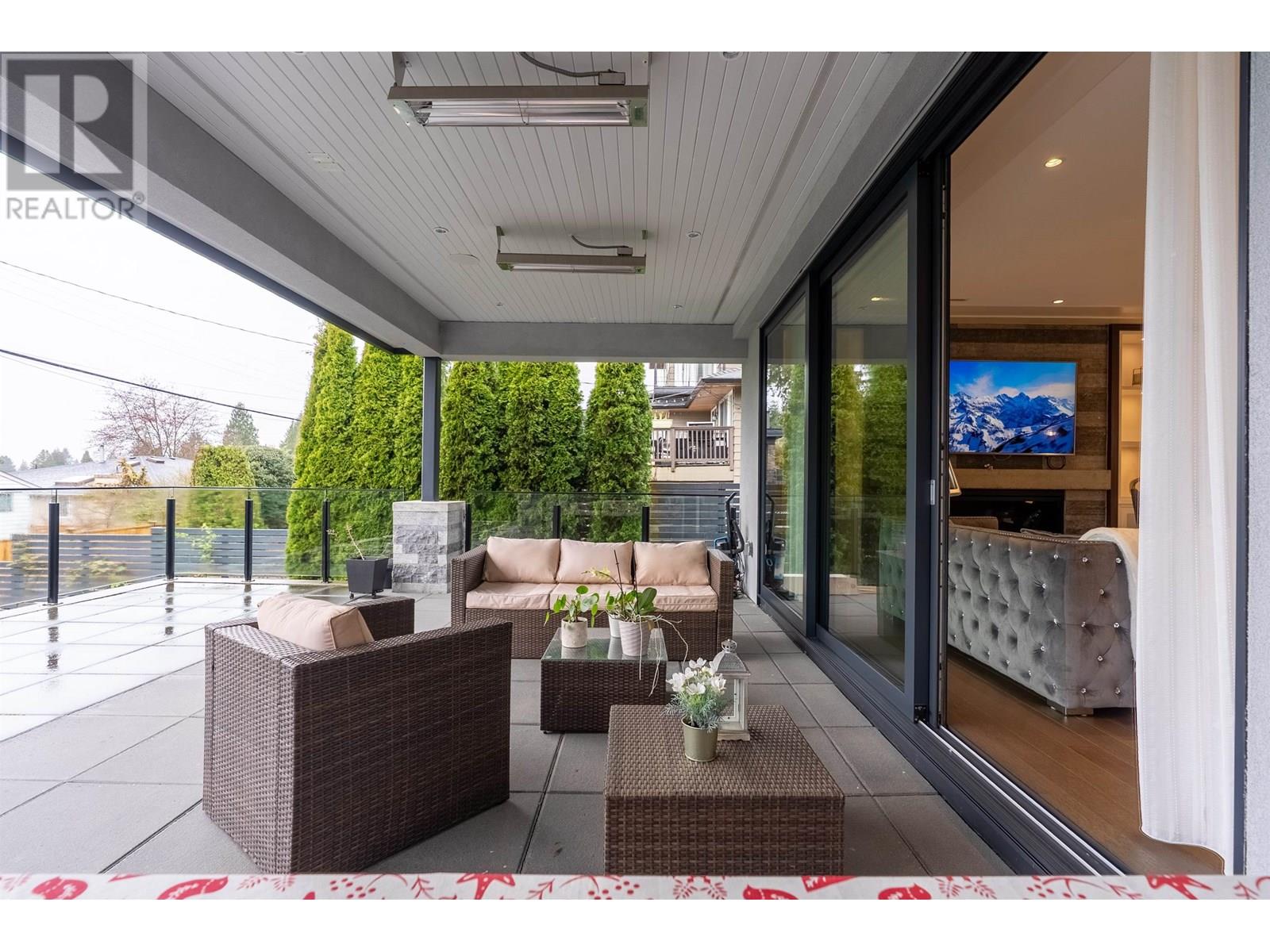 Photo 39 of 925 Beaumont Drive, North Vancouver BC