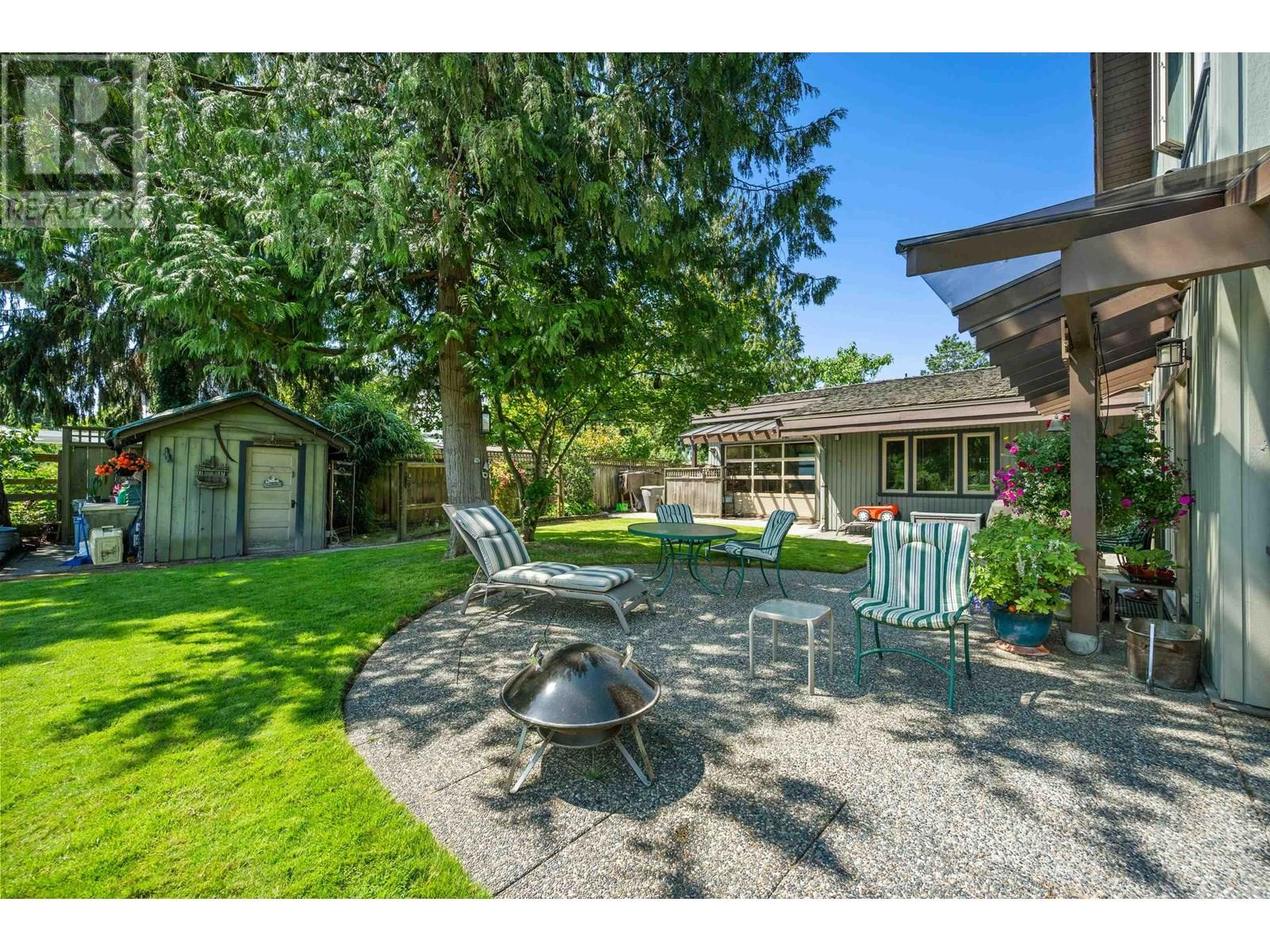 Photo 3 of 7026 Balaclava Street, Vancouver BC
