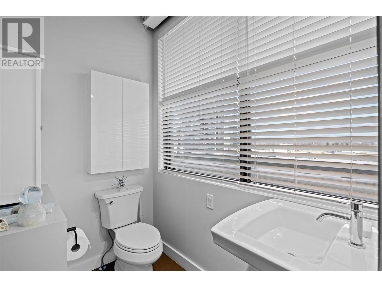Photo 4 of 1630 Pandosy Street Unit 605, Kelowna BC